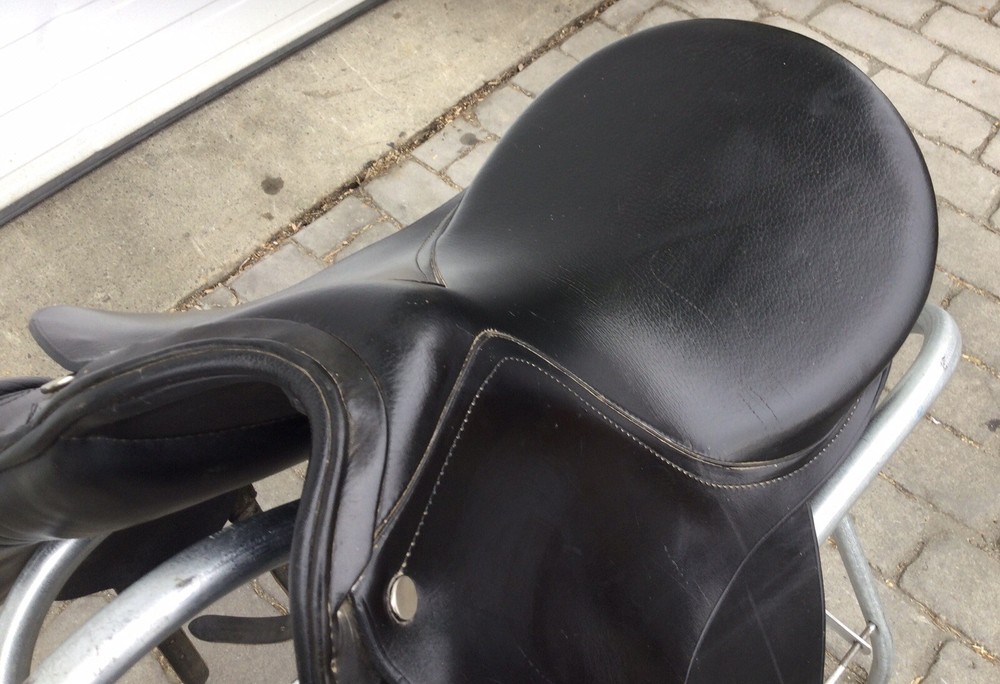 Mystic 16” Dressage Saddle