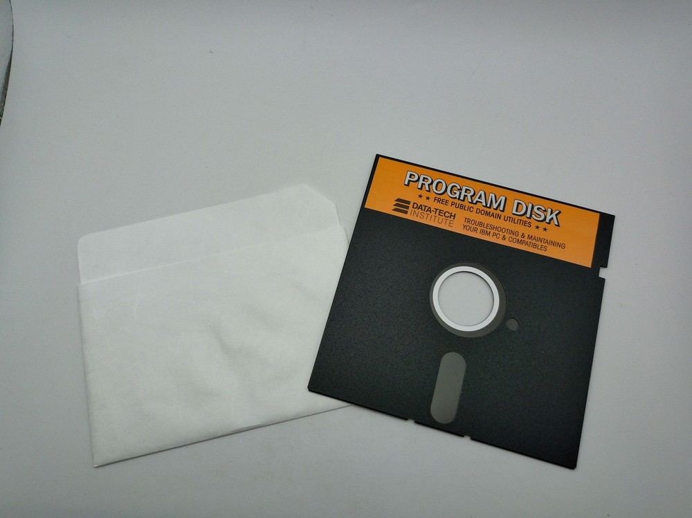Data-Tech Your PC Inside-Out Retro Vintage Package VHS 5.25 1987 Disk Manual