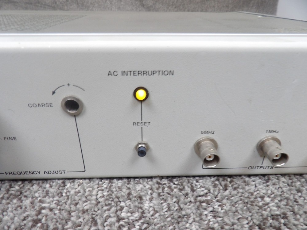 Hewlett Packard 105B Quartz Frequency Standard AC/DC Outputs