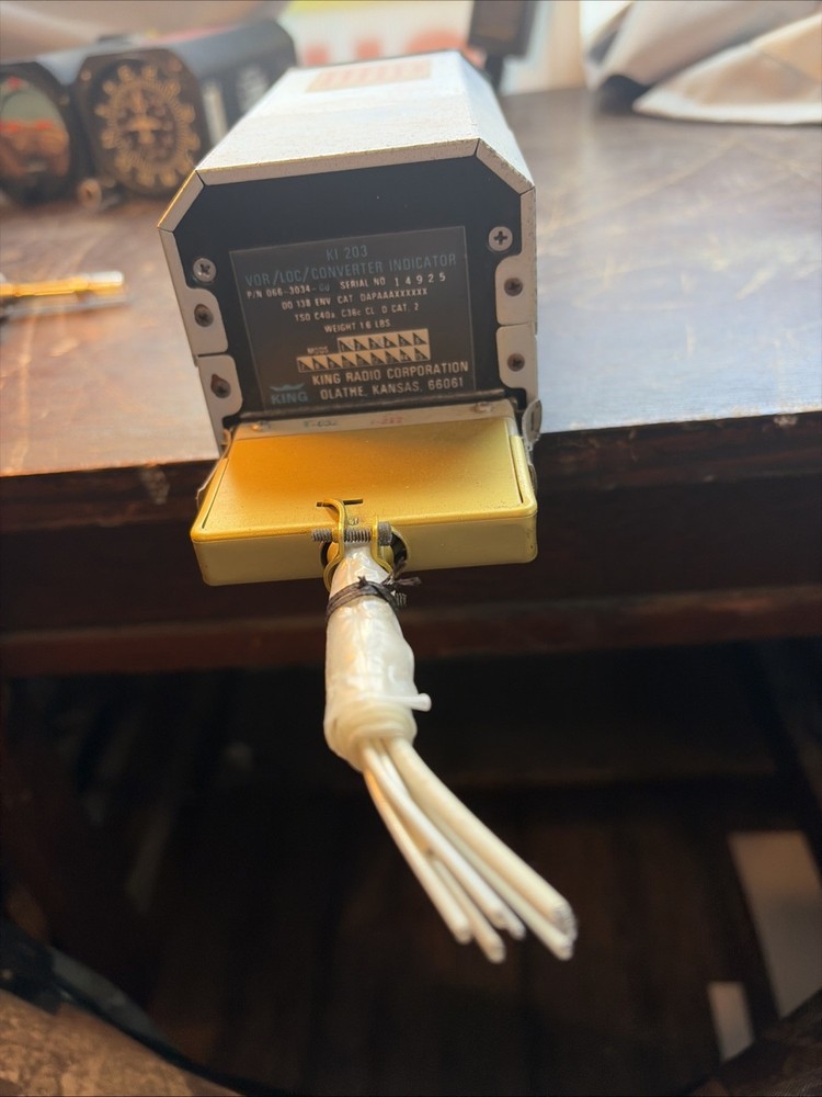 King KI 203 VOR/LOC Converter Indicator