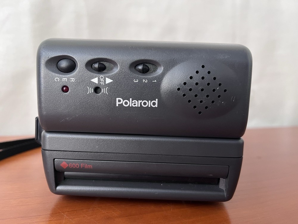 Vintage Polaroid One Step Talking Flash Camera 600 Black W/Strap *Untested