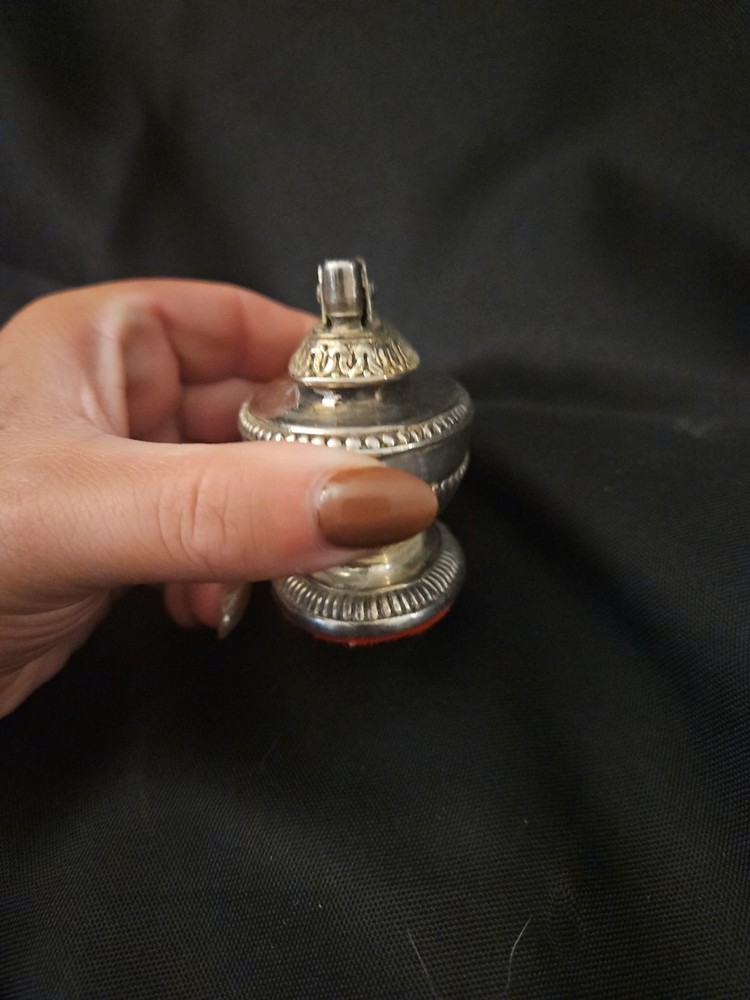 Vintage Ronson Queen Anne Table Lighter