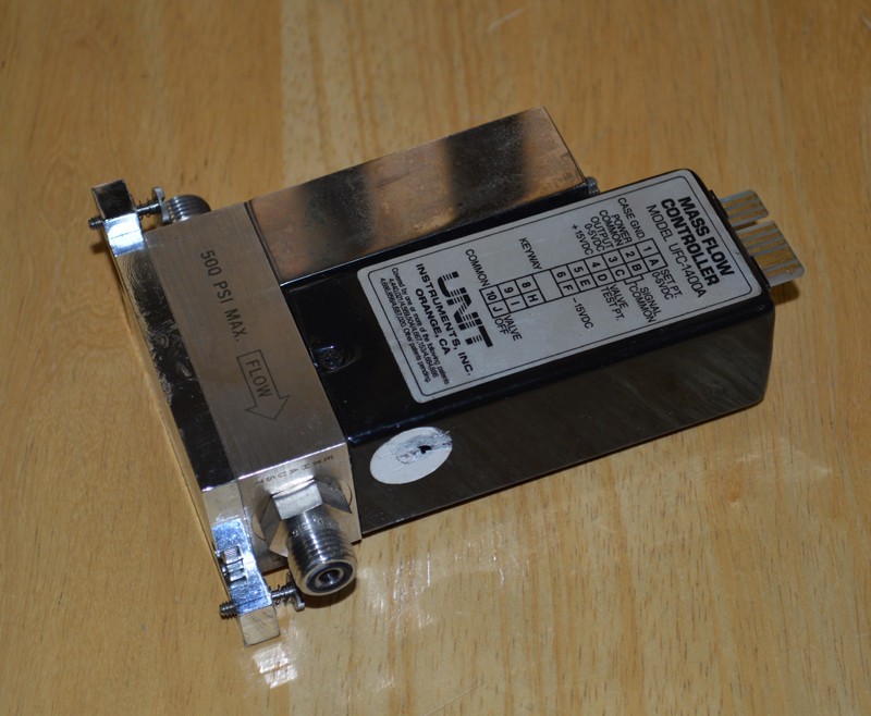 UNIT Instruments UFC-1400A Mass Flow Controller 300 SCCM Gas CF