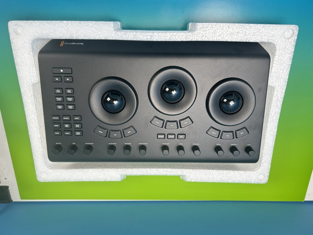 Blackmagic Design Davinci Resolve Micro Panel