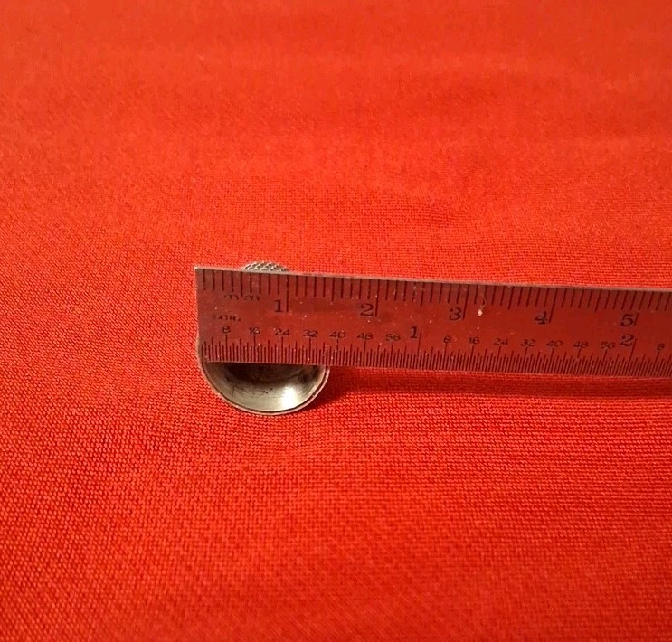 Sterling silver thimble hallmarked Anchor. See Pics