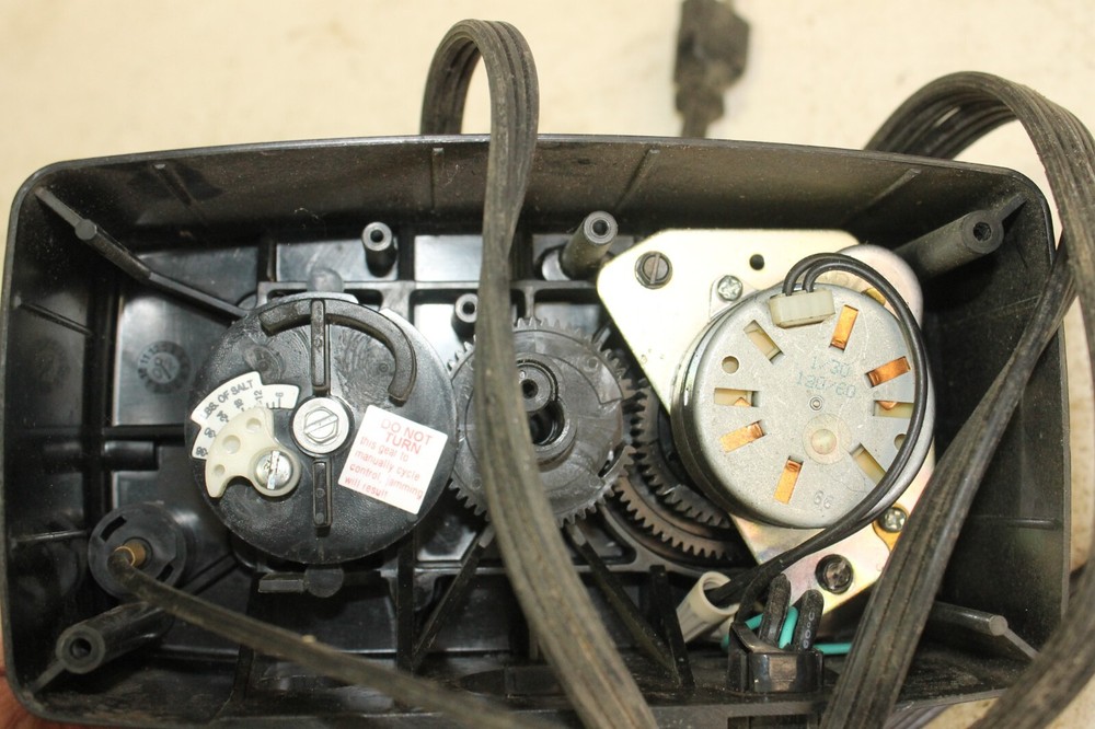 Lot of Fleck 5600 Water Softener timers for parts or rebuild