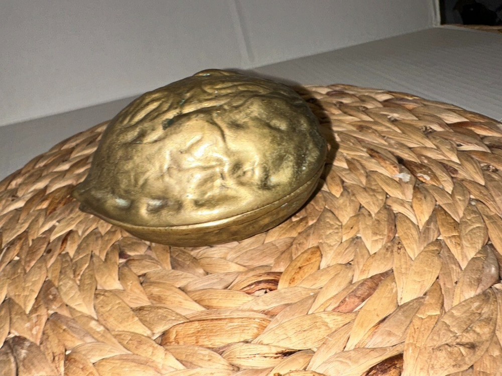 SOLID BRASS NUTCRACKER WALNUTS Vintage LARGE Walnut Shaped 5x3.5 Open