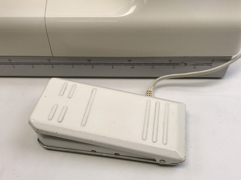 Janome Memory Craft 5000 Computerized Sewing & Embroidery Machine w/ Accessories