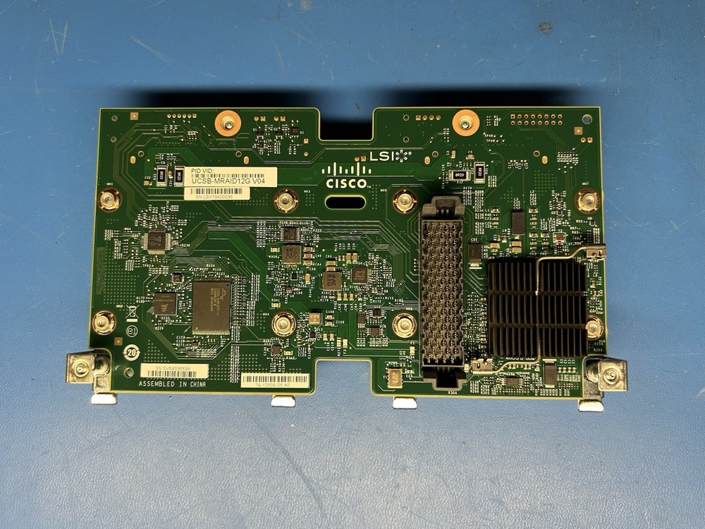 UCSB-MRAID12G CISCO FlexStorage 12G SAS RAID controller with Drive bays