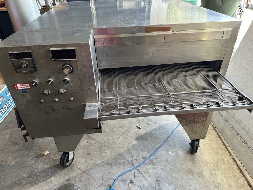 MASTERMATIC MG-32S SINGLE DECK CONVEYOR TYPE PIZZA OVEN