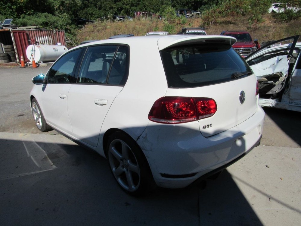 GTI 2010 Glove Box 1075849