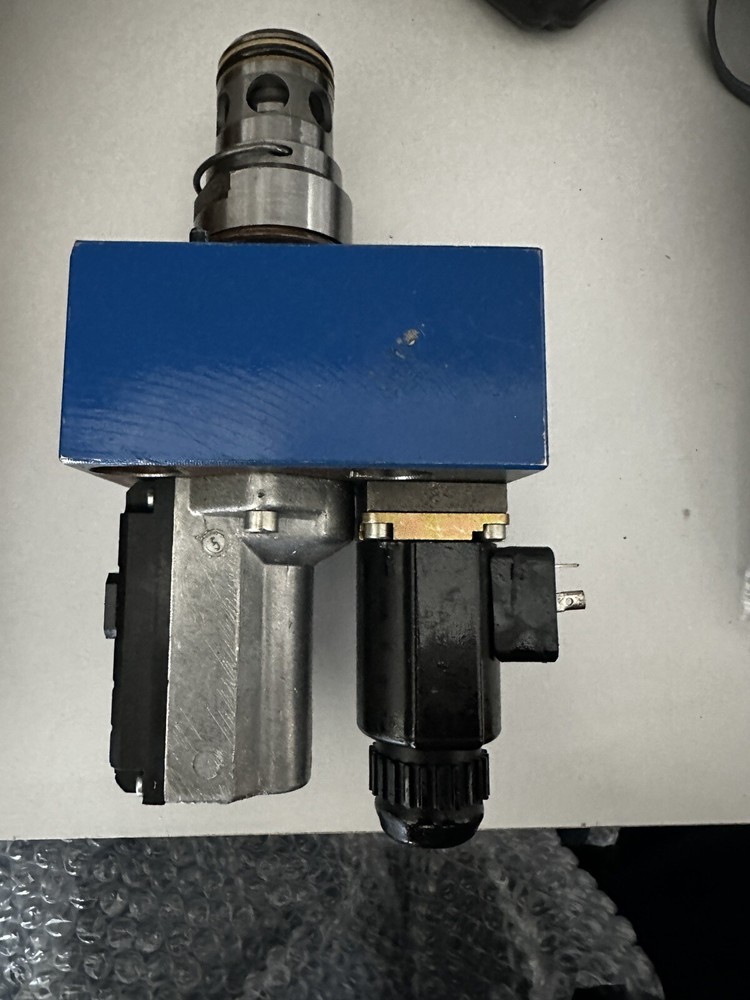 Bosch 0811 402 515 Hydraulic Control Valve (#669)