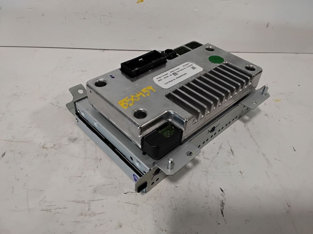 2015-2018 Ford Edge Front Center Dash Mounted 8.0" Display Touch Screen