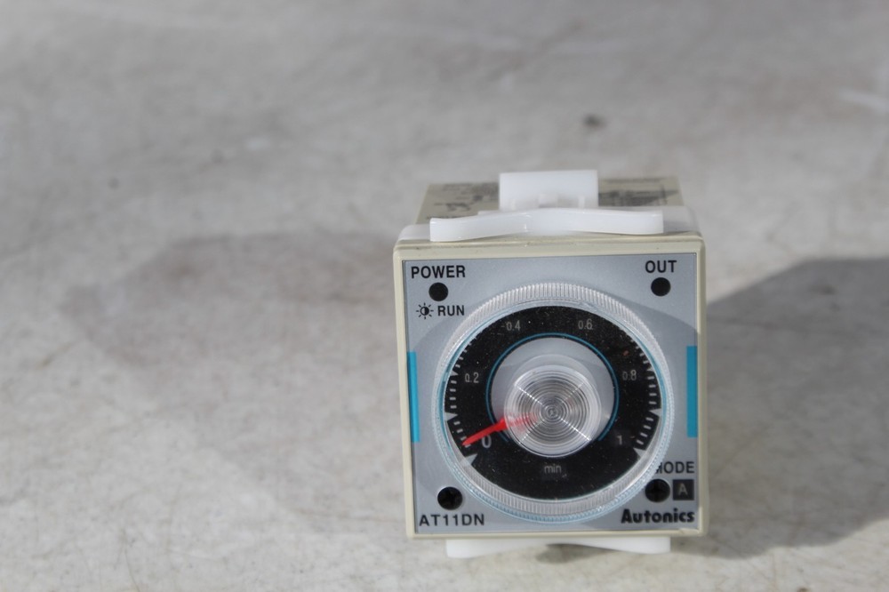 AT11DN-2  Autonics  Analog Timer 24VAC/VDC w/ Socket Base 11pin Multi Range