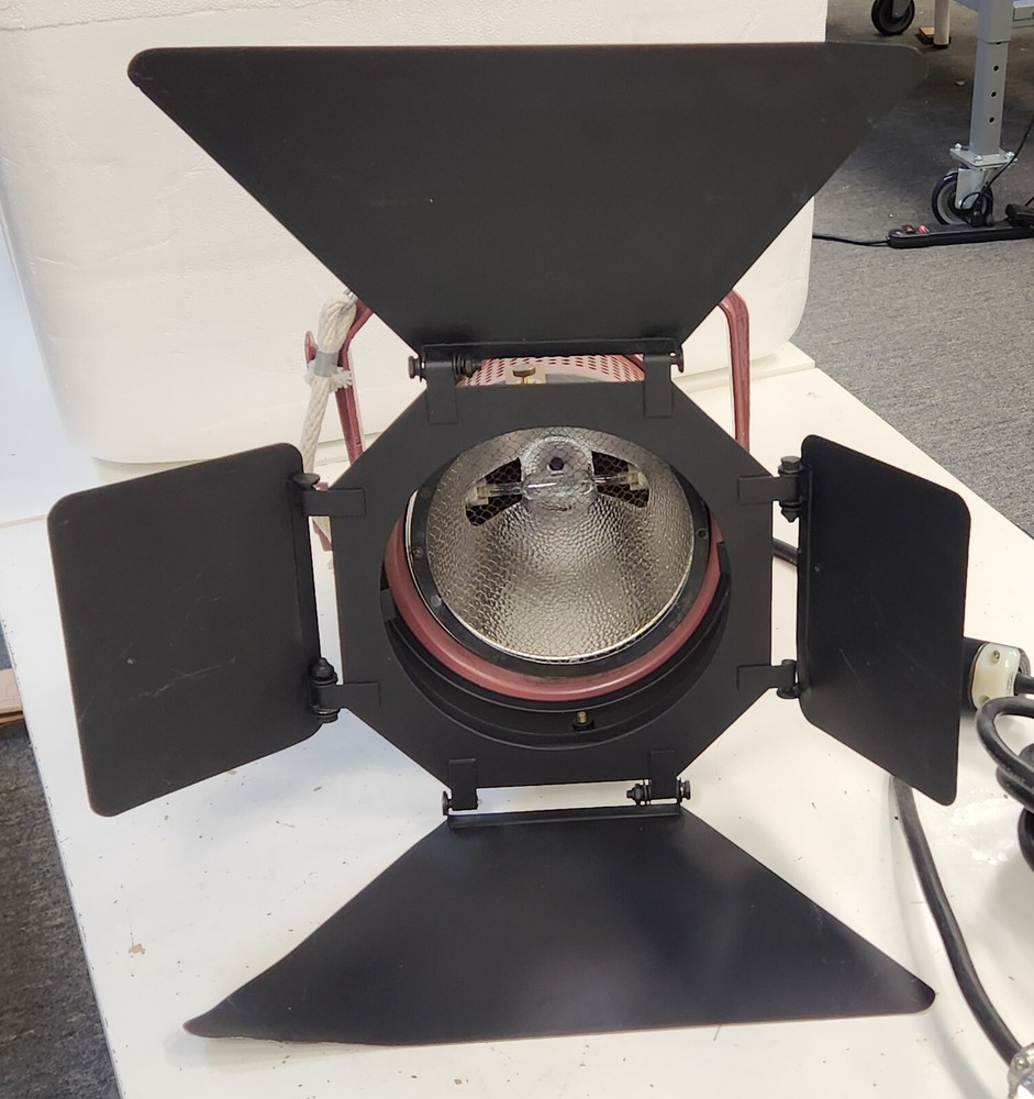 Mole-Richardson No.4081 1000W Molequartz Mickey Mole Stage Flood Light