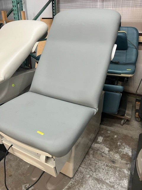 Midmark 222 Elevation only - Examination table