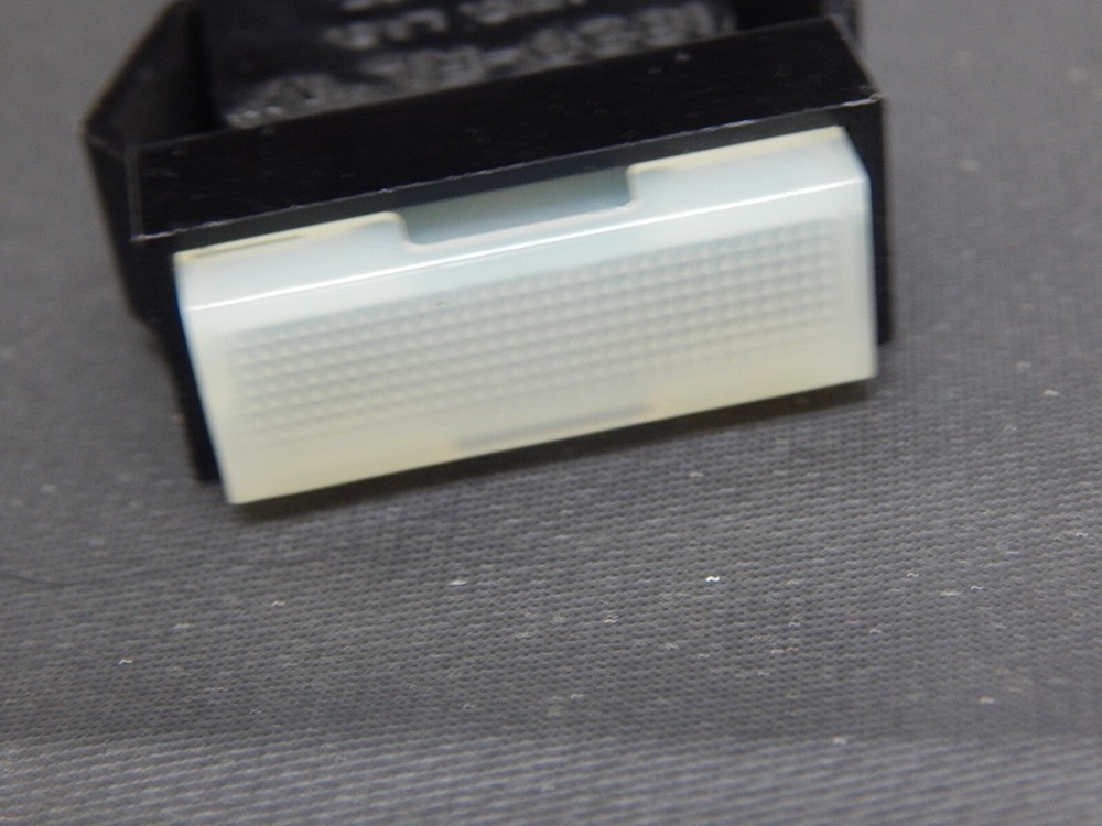 MOLEX 1820-RL "M" SNAP IN PANEL MOUNT PUSH BUTTON SWITCH WHITE/CLEAR LENS