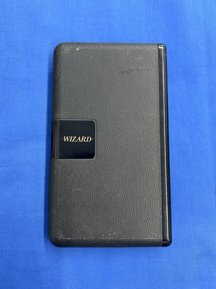 Sharp OZ-7000 WIZARD Electronic Organizer Calculator NEEDS BATTERIES (binA1)