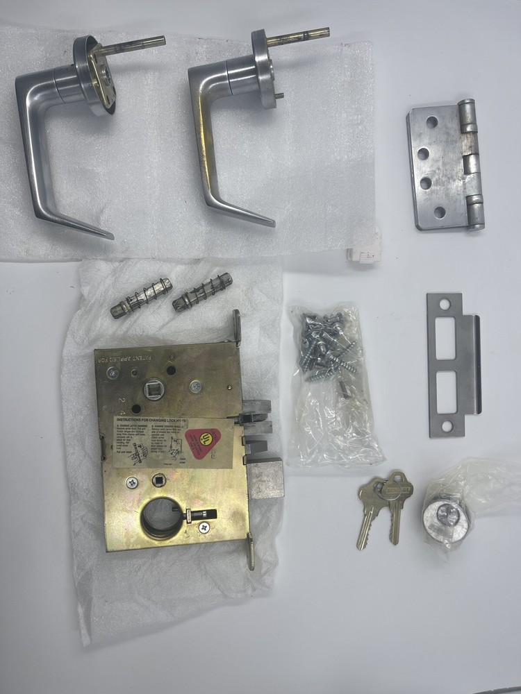 L9092EUP 06 626 00A RH schlage Electrically locking/unlocking (sold As Is)