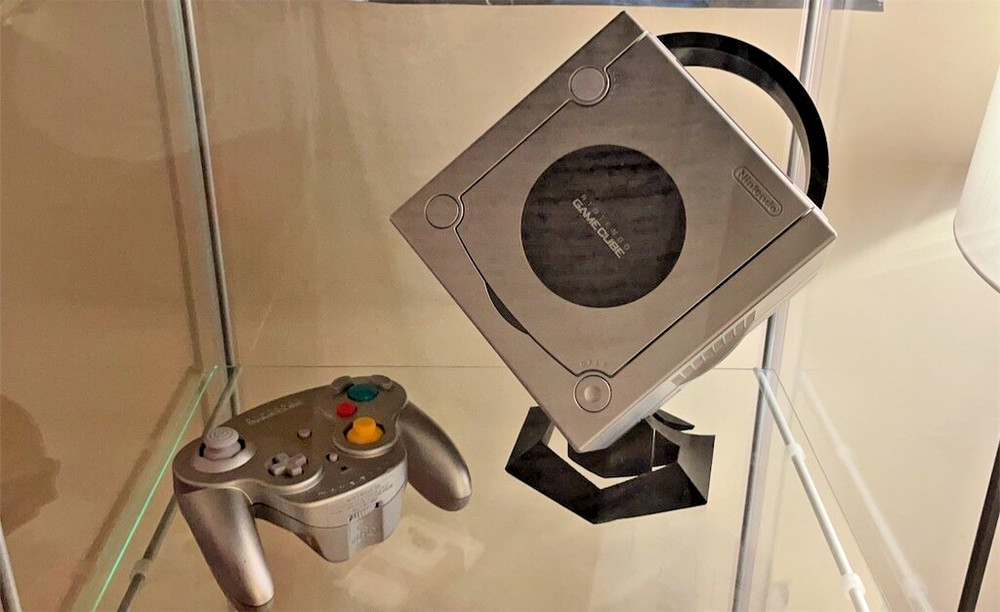 Stand for Nintendo GameCube Console Display Corner Dock System Holder