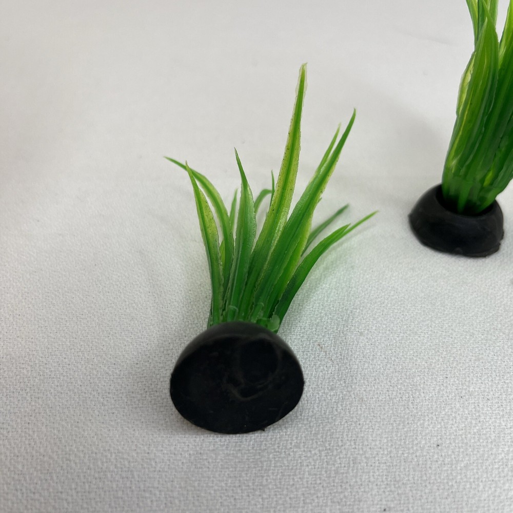 3 PC Xunyee Plastic Aquarium Plants