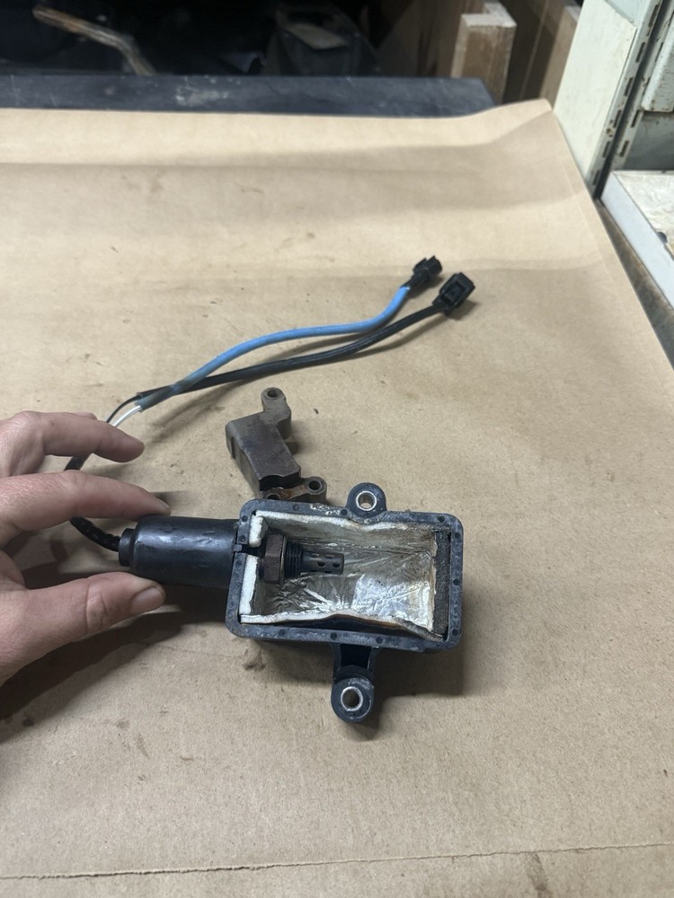 OEM YAMAHA SENSOR PN# 65L-8592A-00-00 (B-79)