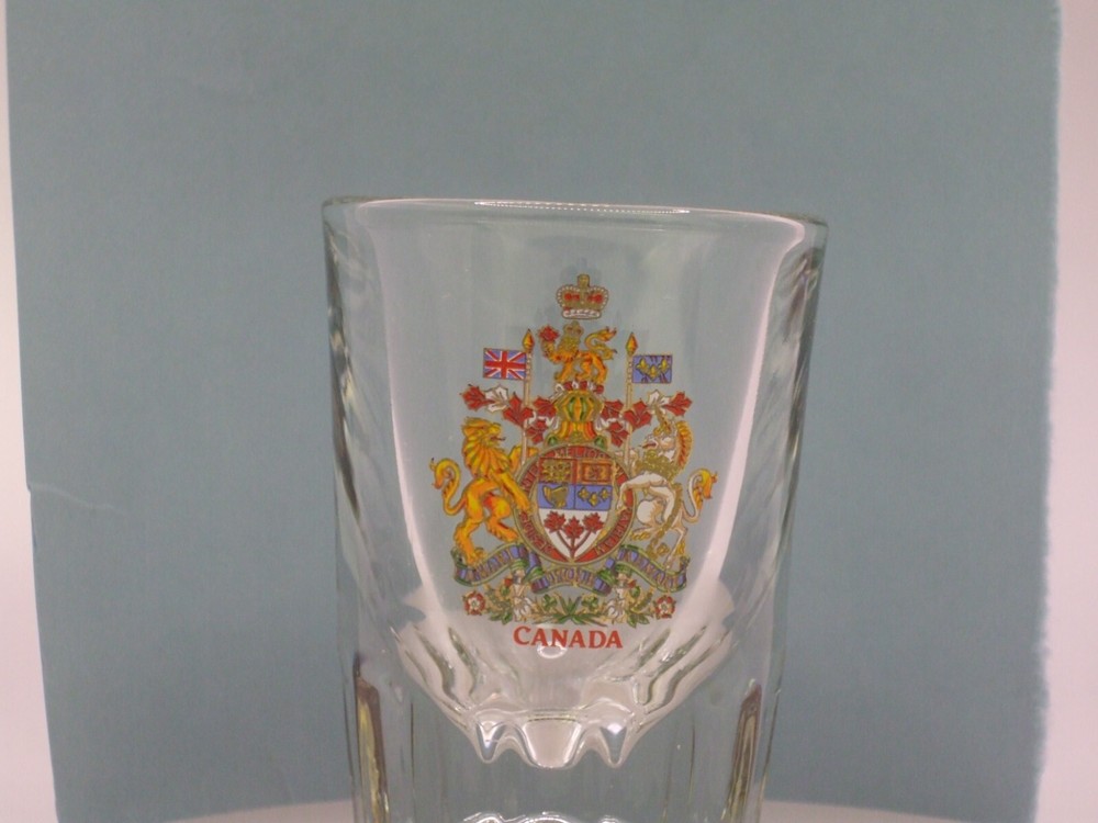 Canada shot glass B10