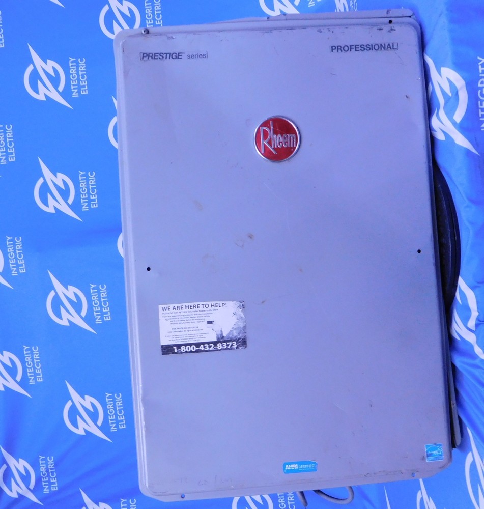RHEEM TANKLESS WATER HEATER RTGH-95DLVN-2 BTU/HR 11,000/199,900 120V 228 GALLONS