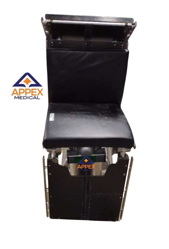 SKYTRON 6600B OR TABLE WITH HAND CONTROL ( Apx123 )