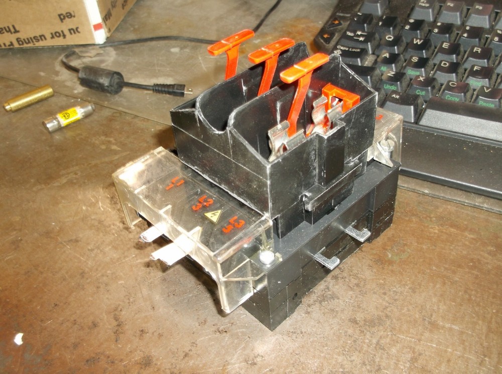 SQUARE D CLASS 9421 TYPE NC2 DISCONNECT SWITCH 30A 600V (V3)