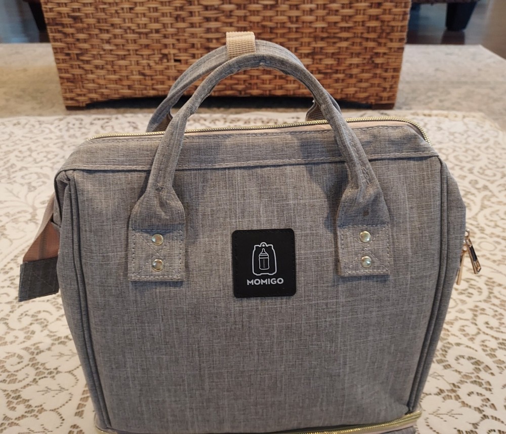 Momigo Breast Pump Backpack Bag Double layer Insulation USB Charging Grey Great!
