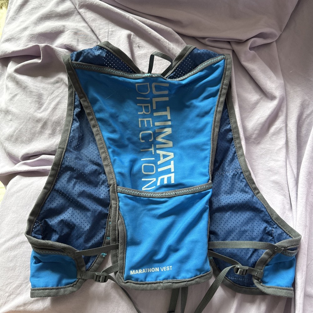 Ultimate Direction Blue Highland Vest Pack Size M/L Hydration