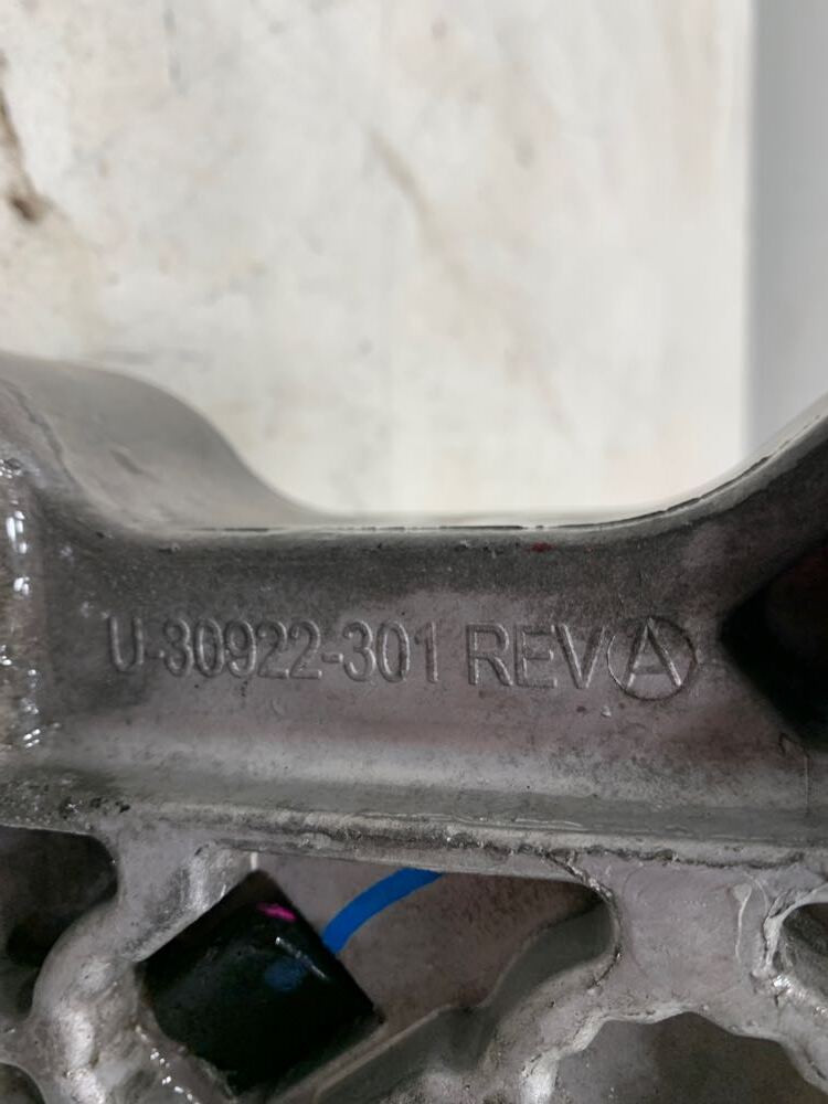 Freightliner Cascadia Engine Mount (548-12018)