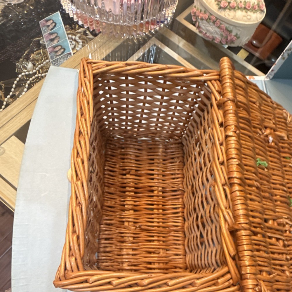 Rectangular Wicker purse Basket Brown Lidded with Handle cherry Décor