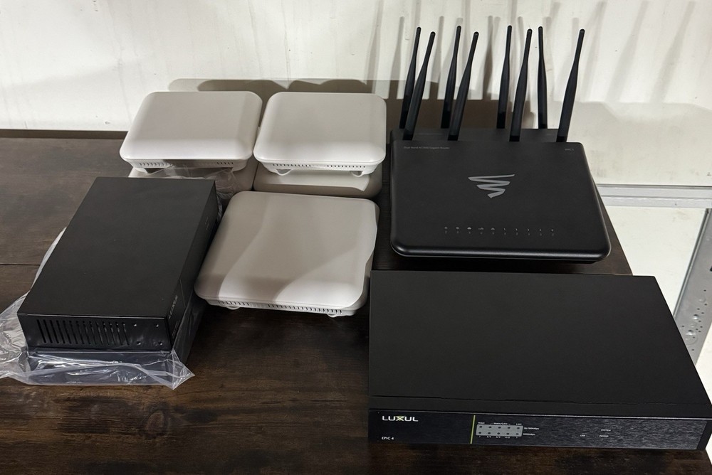 Luxul Home Networking Lot