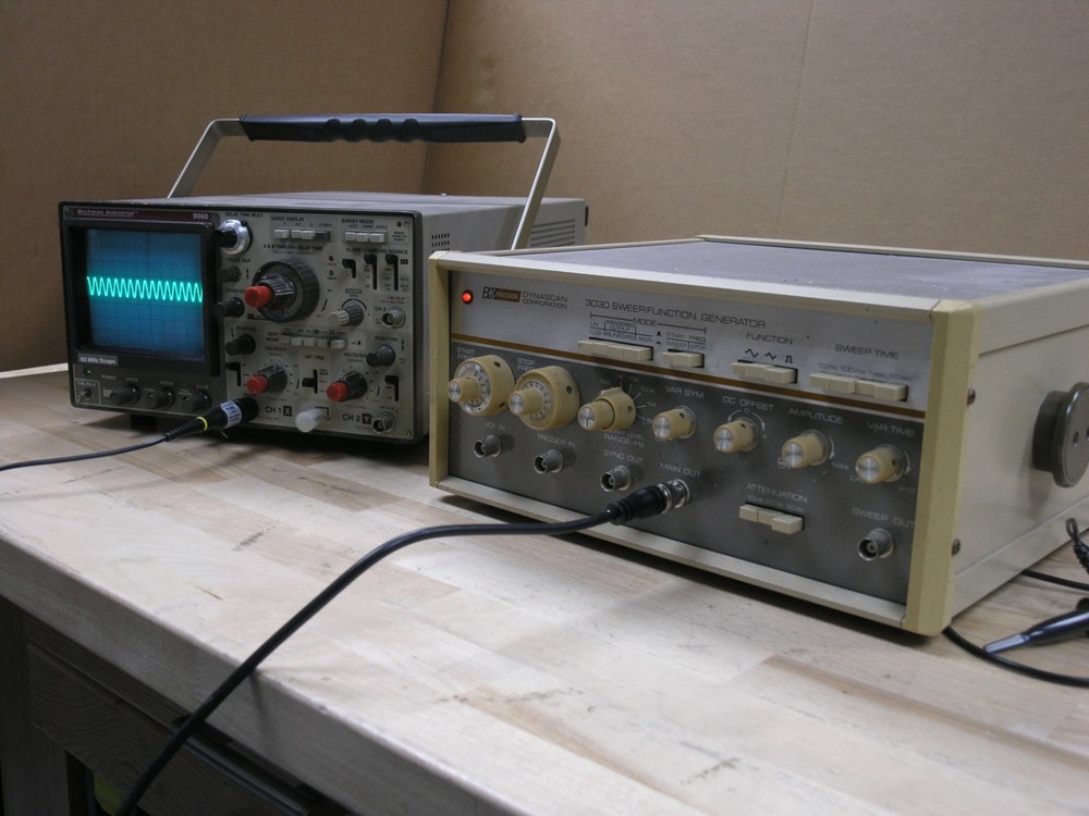 BK Precision Dynascan 3030 Sweep/ Function Generator