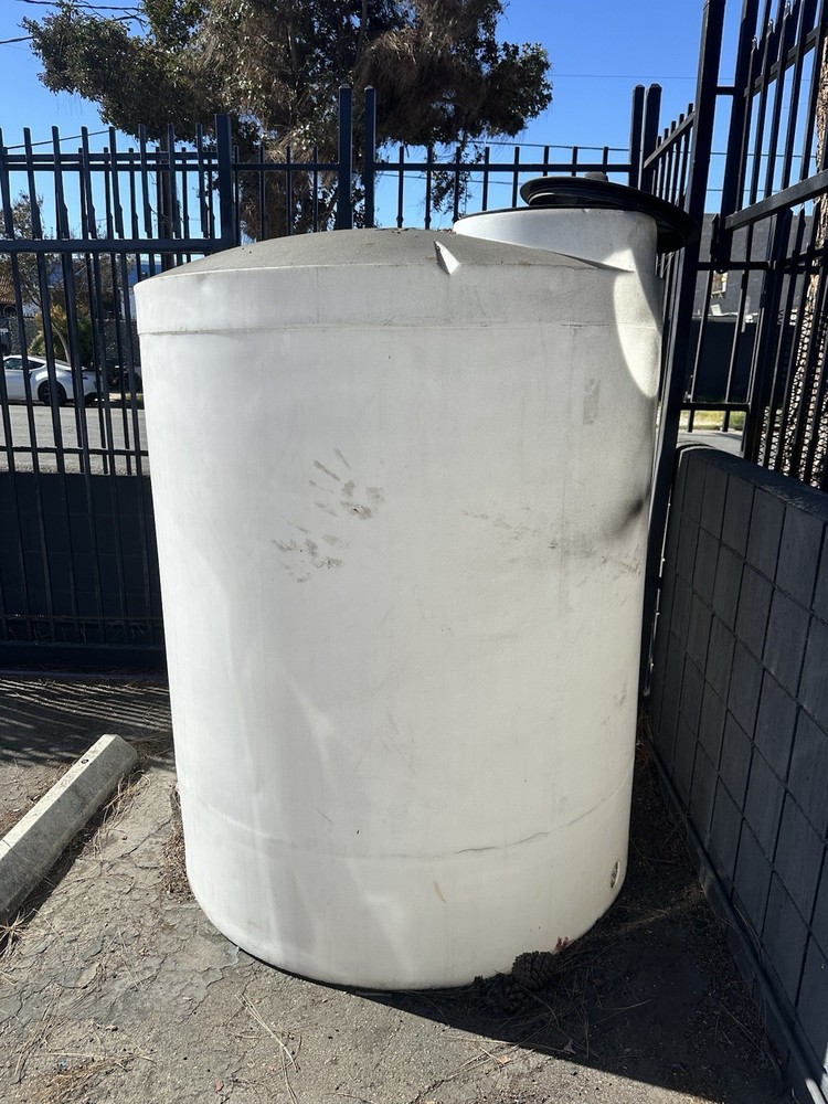 800g Poly Water Storage Tank.  Excellent Cond.