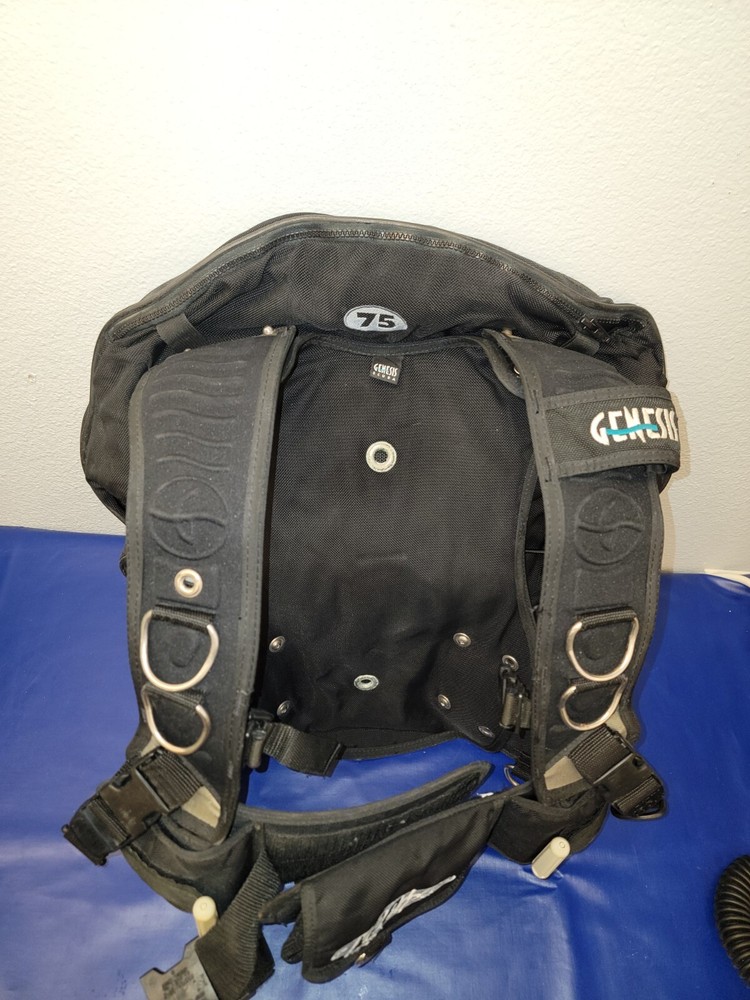 GENESIS RECON 75 SCUBA DIVING BCD Size (M) -👁 See Details.