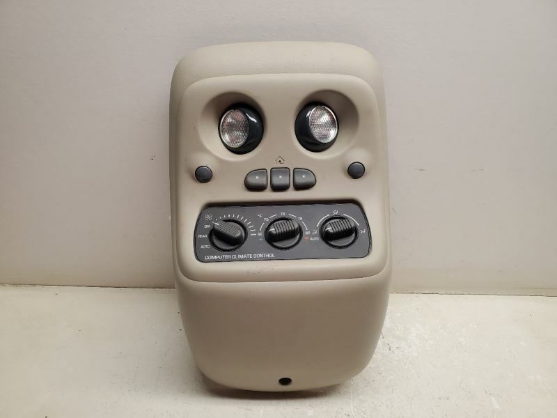 YUKONXL25 2001 Console Rear 240513