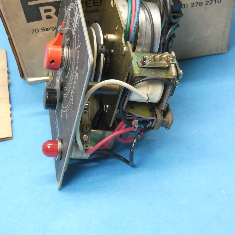 ITC Industrial Timer Corp SARF-60MIN Interval Timer Automatic Reset Panel Mount