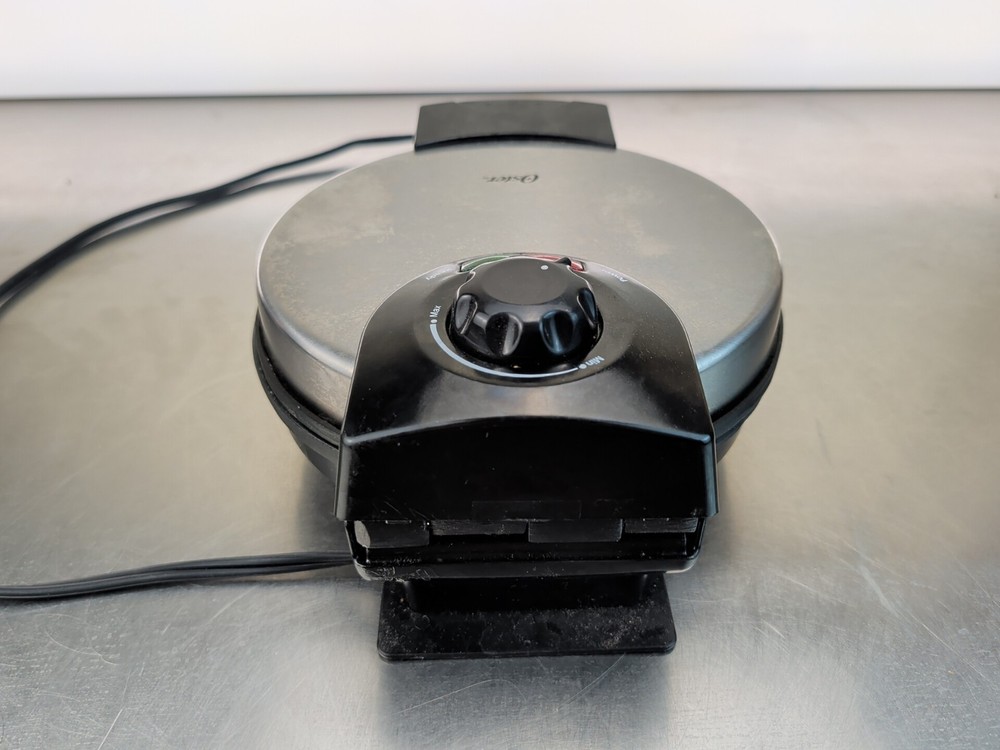 Oster 8” Nonstick Belgian Waffle Maker with Temp Control Silver AA