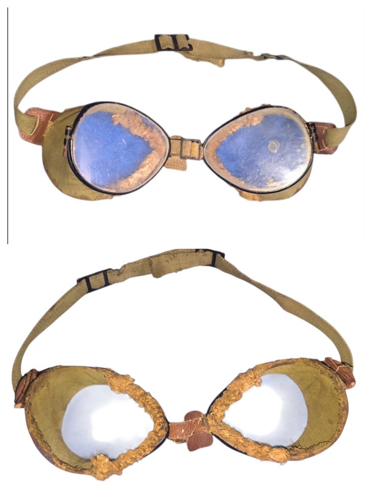 WW2 US Leather Flight Helmet And Goggles