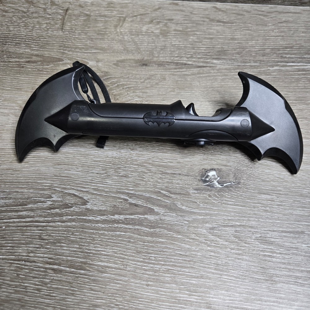 2017 Skyrocket Wii Batman Controller Remote Batwing Batarang Model 01764 Tested