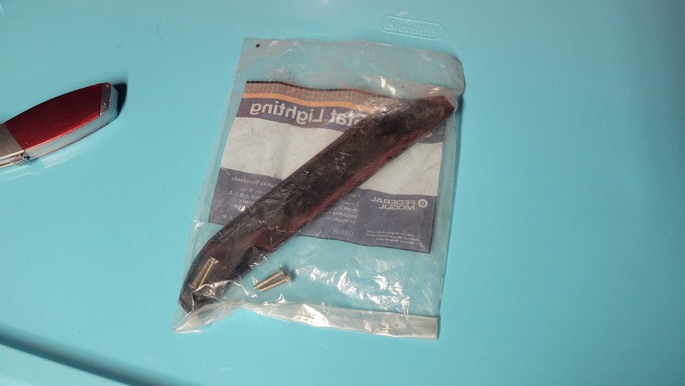 Signal Stat Dual Comm Lightbar Plastic Endcaps New