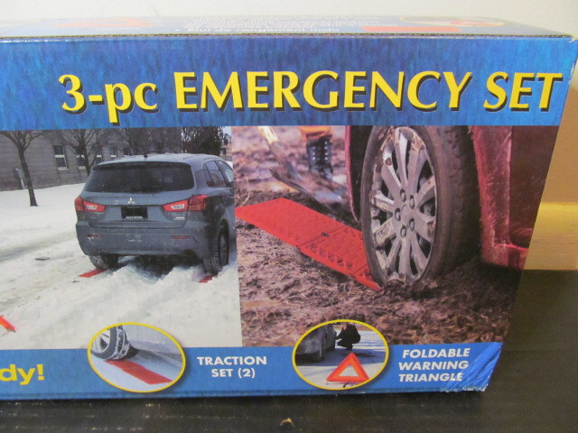 Oskar 3 Piece Emergency Set with Two Traction Pads + Folding Triangle
