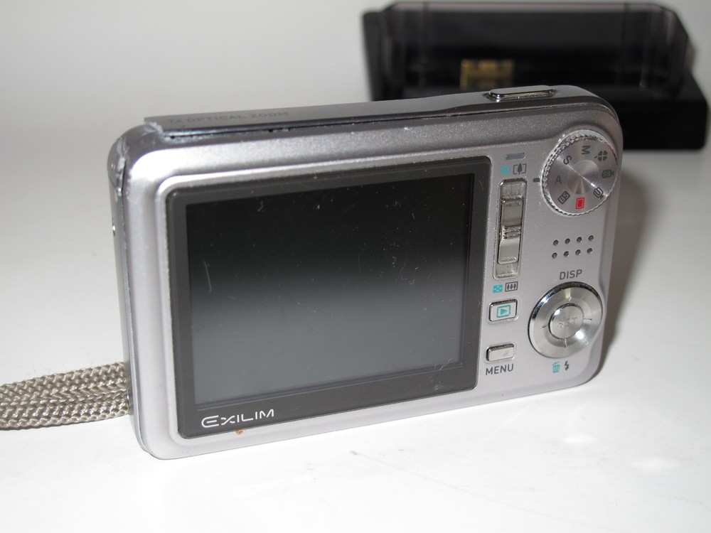 Casio Exilim EX-V7 7.2 MP Point & Shoot Digital Camera (Stabilizer Error)