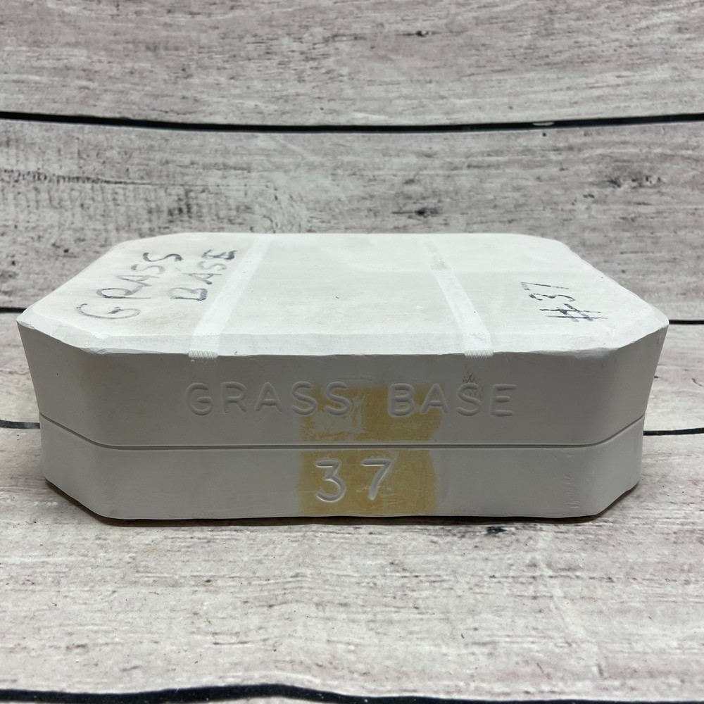 1995 Riverview Ceramic Slip Casting Mold Grass Base #37
