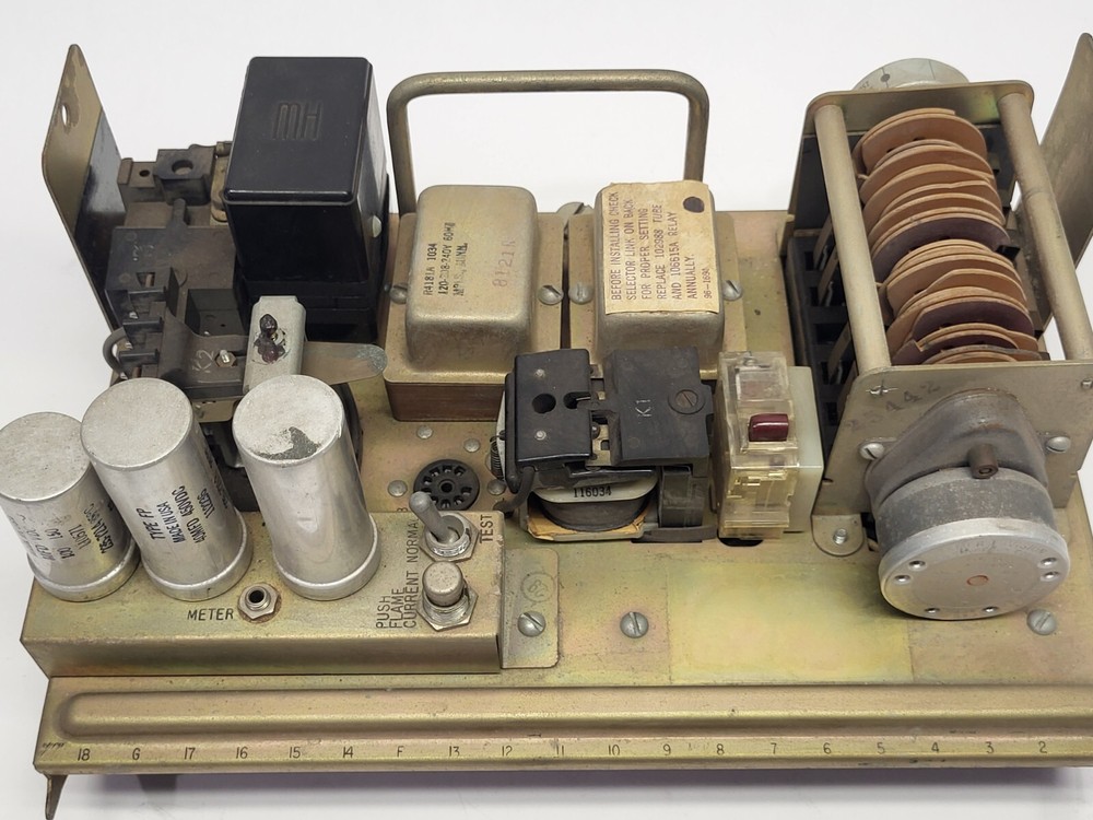 Honeywell R4181A-1034 Flame Safeguard and Control Module