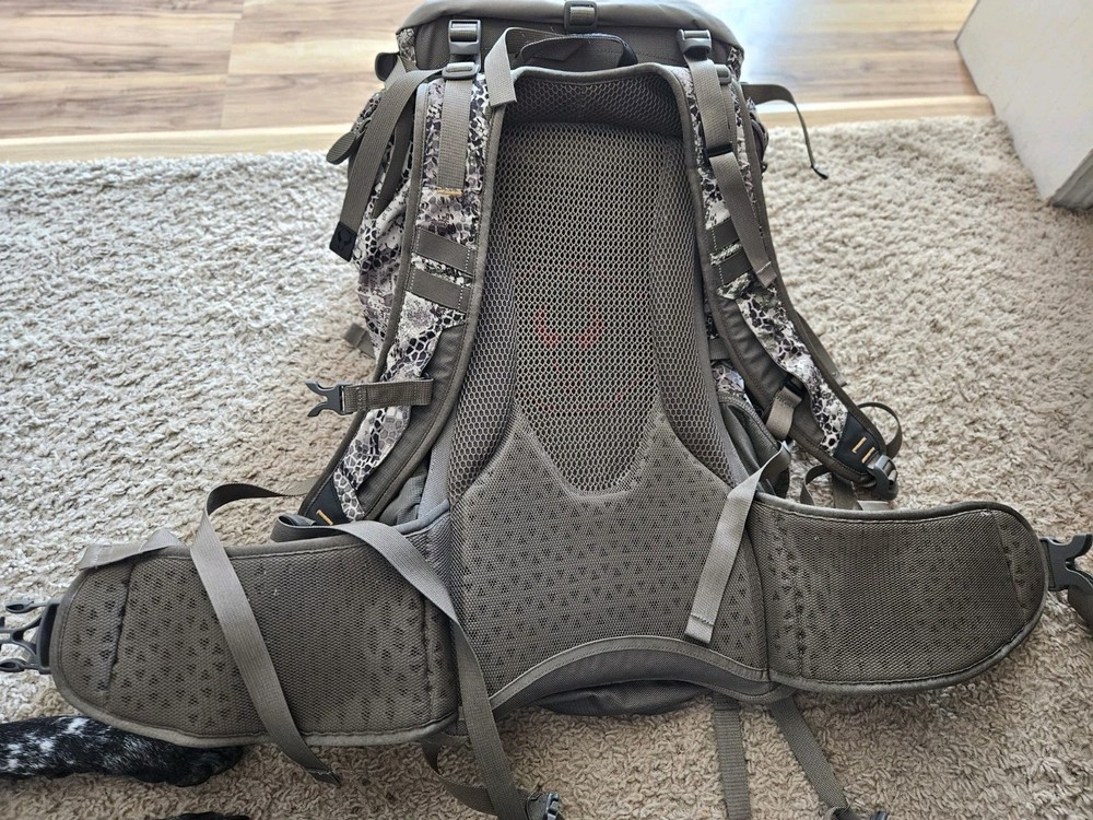 Badlands Sacrifice LS Backpack