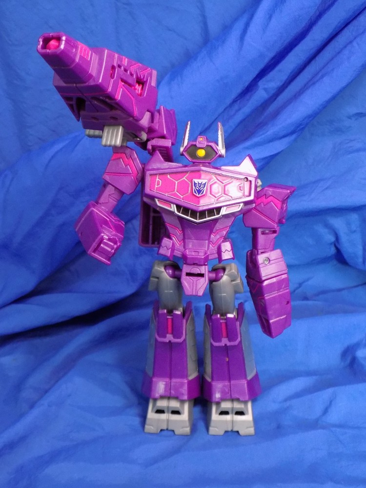 TRANSFORMERS CYBERVERSE Warrior Class WAVE CANNON SHOCKWAVE Complete Hasbro